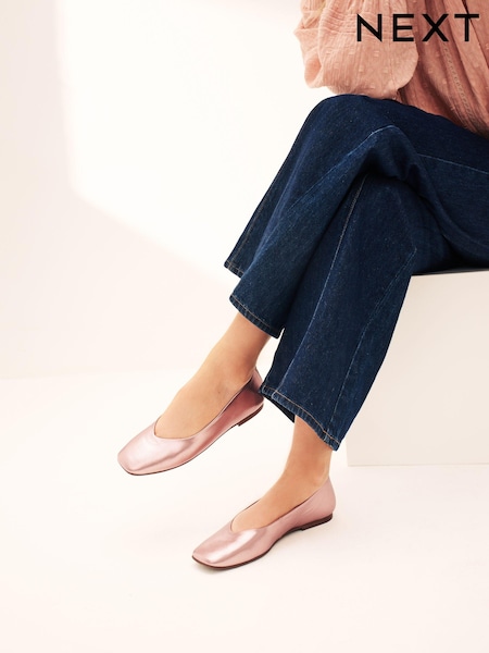 rožnata - Signature Leather Hi Cut Ballerina Shoes (T55214) | € 22