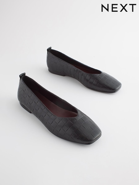 črna - Signature Leather Hi Cut Ballerina Shoes (T55216) | € 23