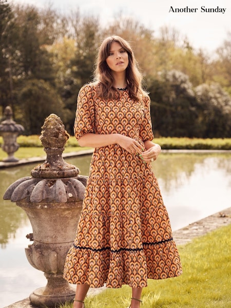 Another Sunday 100% Cotton Floral Print Poplin Short Puff Sleeve Tiered Smock Midi Dress (T57430) | €53