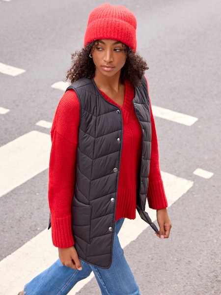 Red Knitted Beanie Hat (T58315) | €6