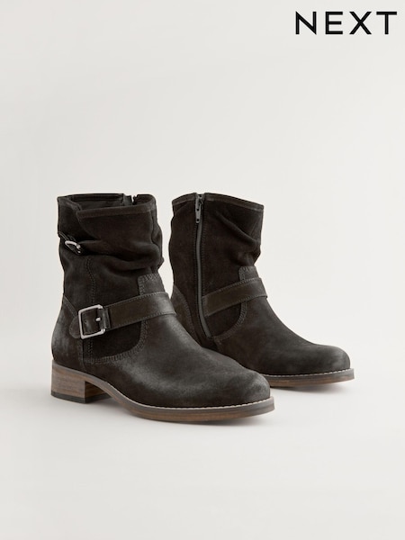 Black Standard/Wide Fit Forever Comfort® Leather Slouch Ankle Boots (T60010) | R$ 600
