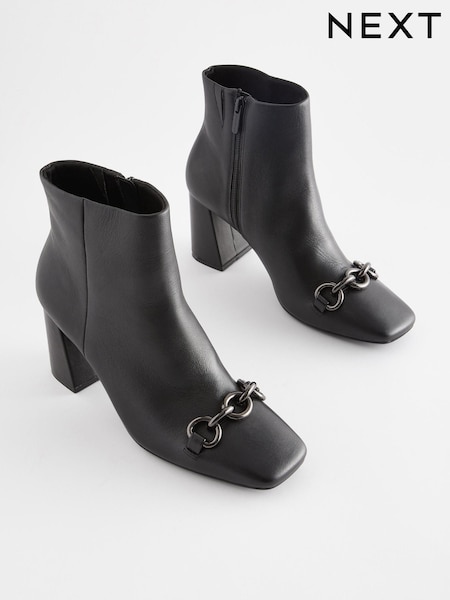 Черный - Forever Comfort® With Motionflex Chain Detail Square Toe Ankle Boots (T60011) | €19