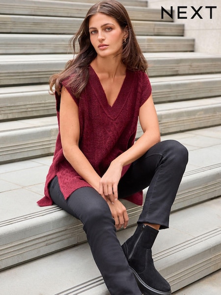 Berry Red V-Neck Cable Tank (T77597) | €19