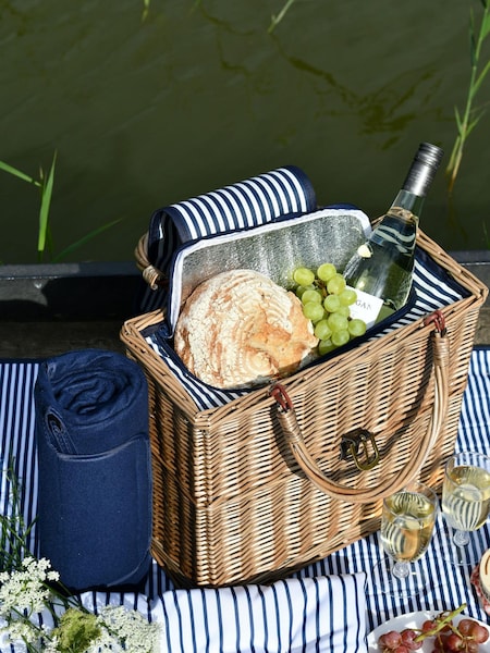 Navigate Blue Picnic Basket With Rug (T94873) | €61