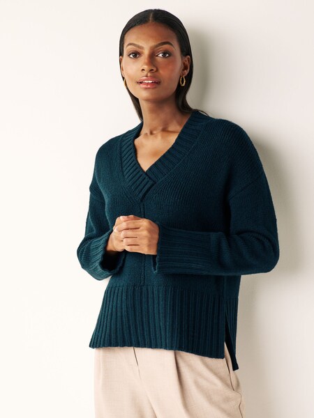 Teal Blue V-Neck Jumper (U01046) | €5