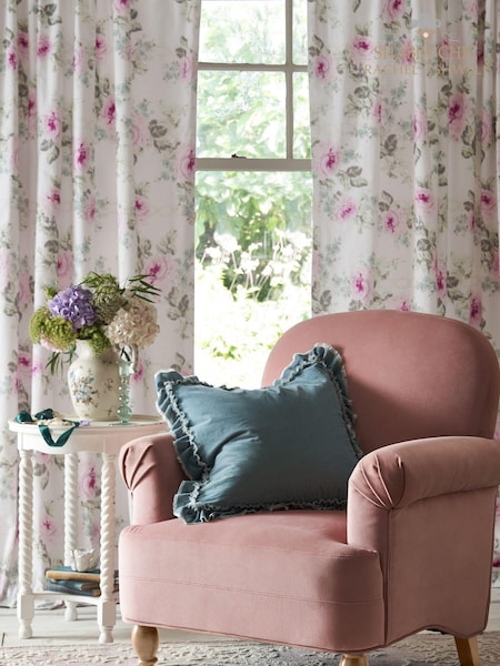 Shabby Chic by Rachel Ashwell® Velvet Blush Phoebe Accent Chair (U06915) | €568