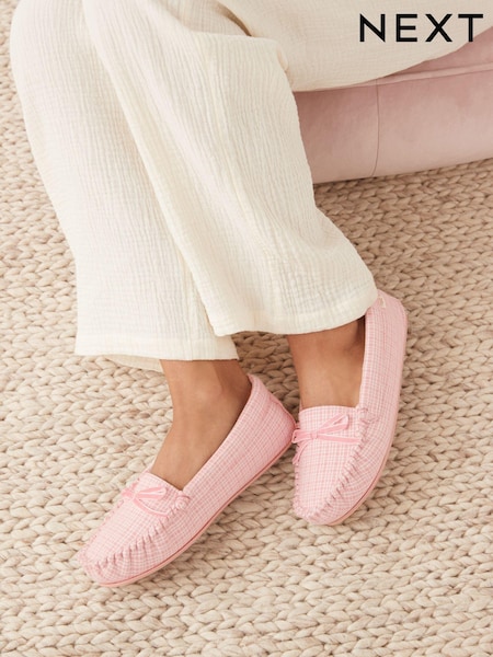 Розовый в клетку - Faux Fur Lined Moccasin Slippers (U14901) | €7