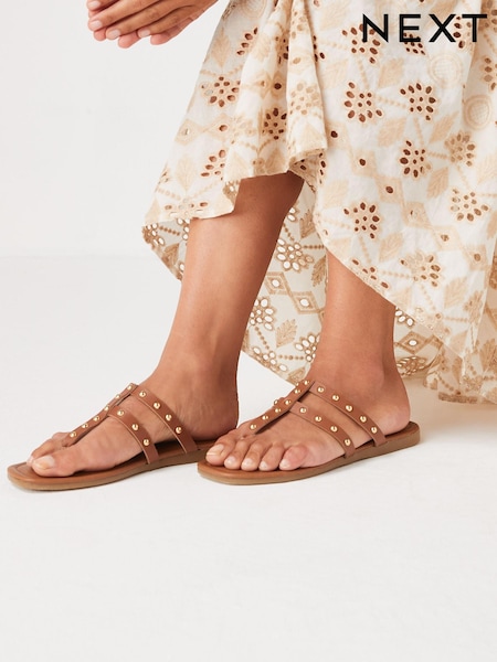 Rjava - Forever Comfort® Gladiator Stud Mules (U20526) | € 10