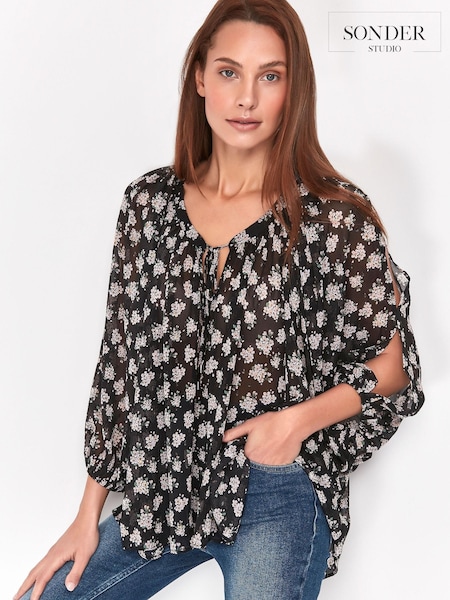 Sonder Studio Black Floral Blossom Blouse (U29102) | € 13