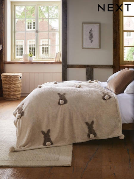 Neutral Base Cosy Bunny Appliqué Throw (U72699) | €13