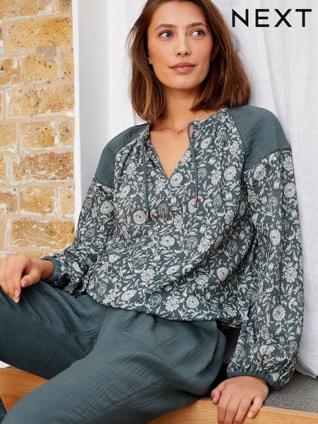 Grün mit floralem Print - Cotton Crinkle Bubble Hem Long Sleeve Top (U82147) | 24 €