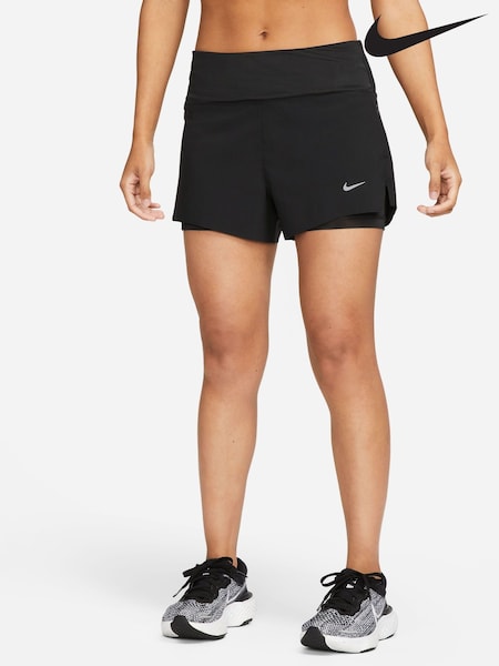 Черный - Nike Dri FiT Swift Mid Rise 3 Inch 2 in 1 Running Shorts with Pockets (U84505) | €37 - €39