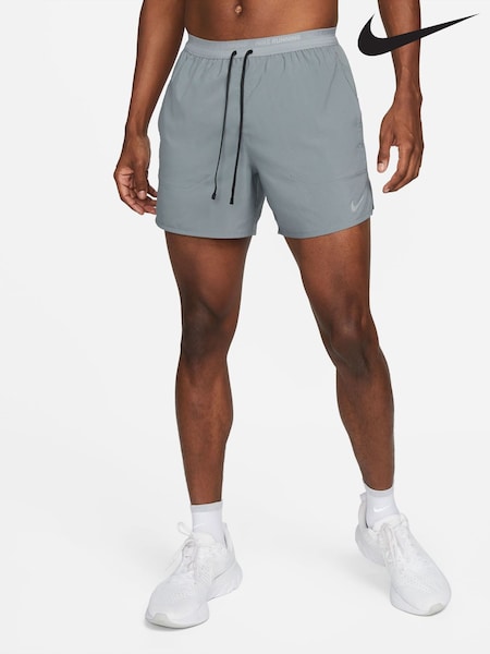 Grå - Nike Dri-fit Stride 5 Inch Running Shorts (U84695) | kr950