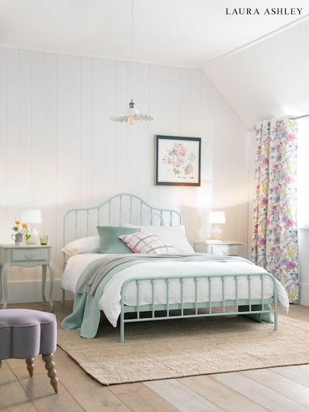 Laura Ashley Eau De Nil Shandwick Bed (U87000) | €473 - €536
