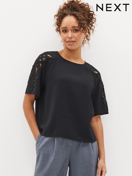 Mornarsko modra - Short Sleeve Craft Blouse (U94438) | € 18