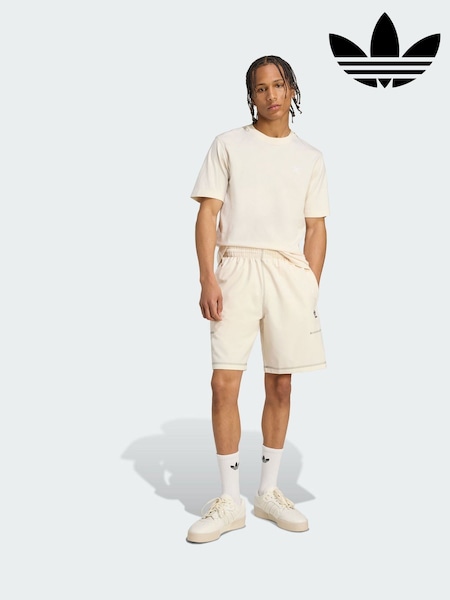 adidas Originals White Trefoil Essentials Shorts (V00456) | €53