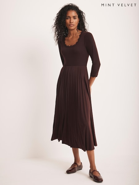 Mint Velvet Red Burgundy Scallop Trim Midi Dress (V00794) | 490 QAR