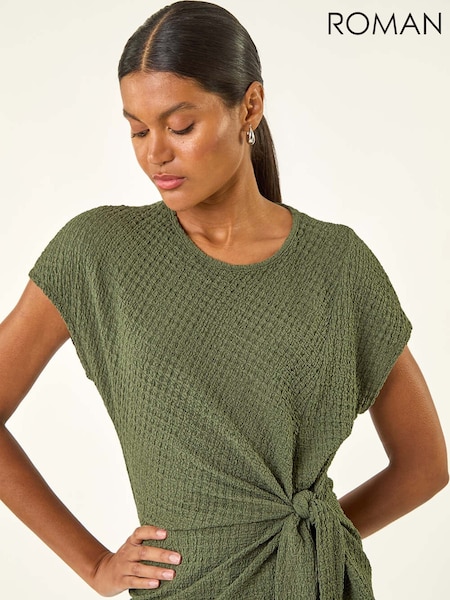 Roman Textured Asymmetric Wrap Blouse (V11026) | R$ 435