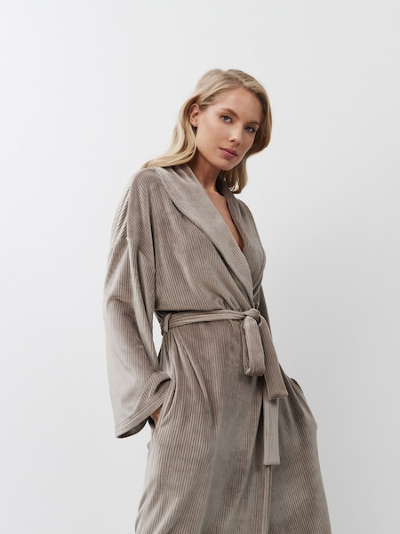 Aruelle Brown Capucine Mid length Luxury  Bath Robe With Soft Ribbed Texture (V12898) | R$ 690