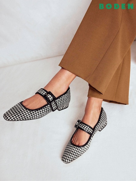 Boden White Vic Chisel Toe Mary Janes Shoes (V16150) | R$ 1.275