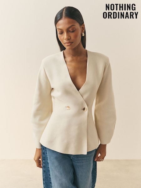 Nothing Ordinary Stone Compact Knit Sculpted Long Sleeve Knitted Jacket (V17079) | €191