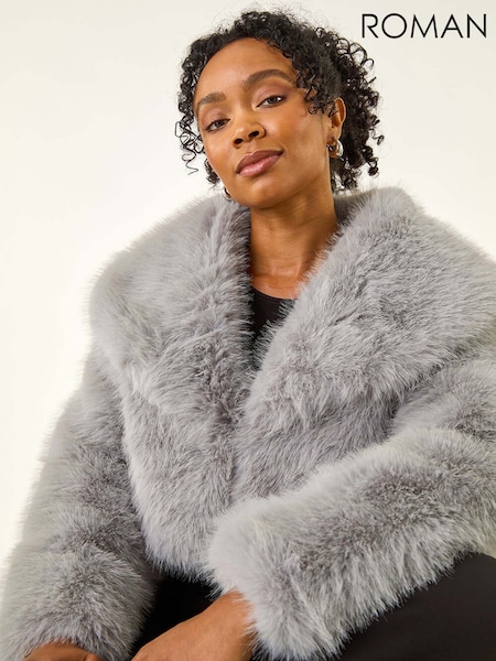 Cinza - Roman Petite Cropped Fur Coat (V18900) | R$ 845