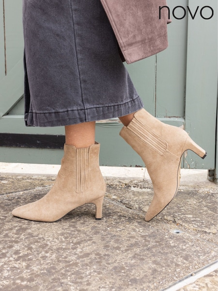 Novo Natural Standard Fit Kara Low Slim Block Heel Sqaure Point Chelsea Ankle Boots (V24173) | AED268