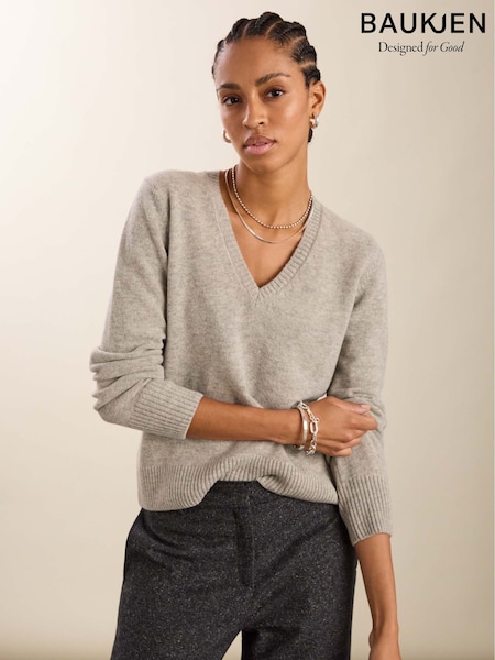 Baukjen Natural Emmeline Wool Blend V-Neck Jumper (V25656) | €131