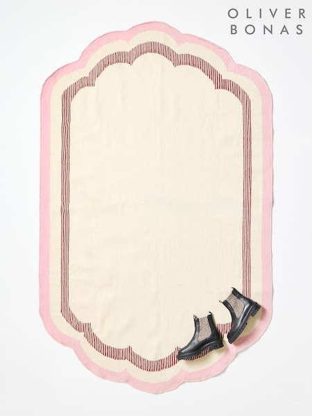 Oliver Bonas Multi Pink Large Scalloped Border Rug (V27603) | €266