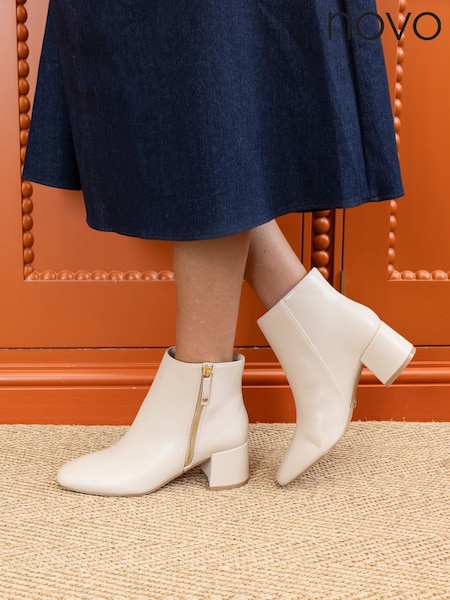 Natur - Novo Kate Zip Side Square Toe Block Heel Ankle Boots (V32038) | 69 €