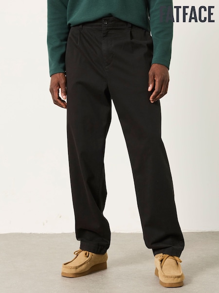 Schwarz - Regular Fatface Perth Pleat Front Chinos