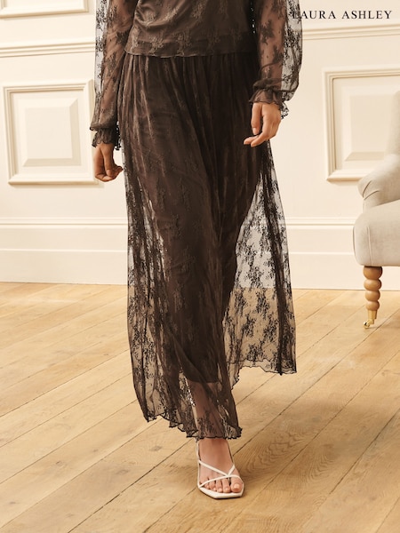 Brun - Jupe fleurie en dentelle Laura Ashley