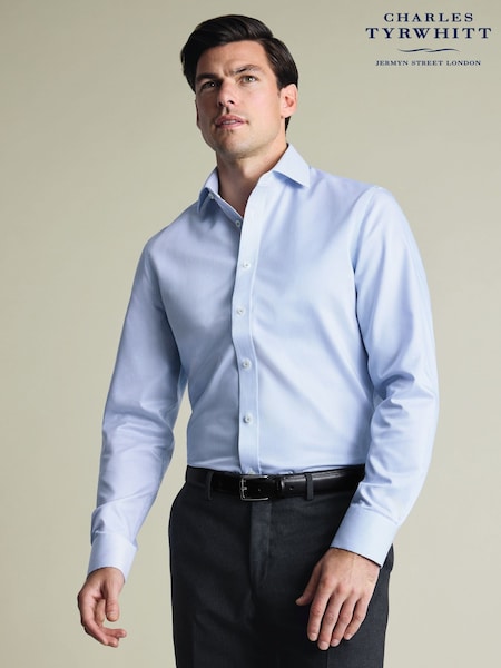 Charles Tyrwhitt Dark Blue Non-Iron Weave Cutaway Shirt (V49072) | €99.50