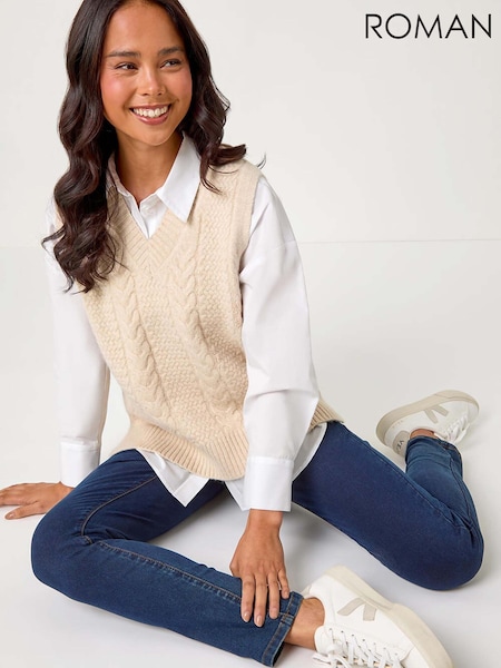 Off White - Roman Cableknit Knitted Vest (V55596) | 64 €