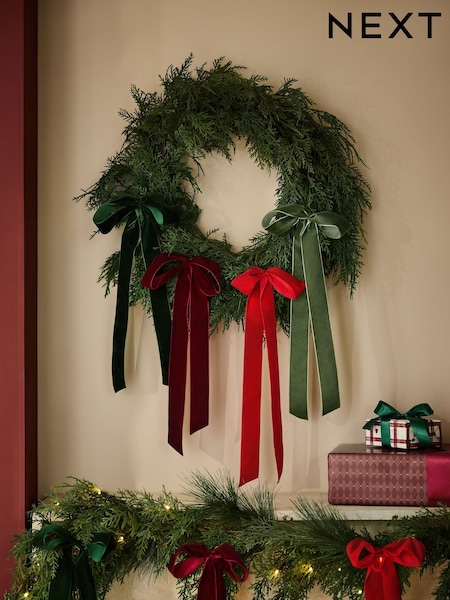 Artifical Christmas With Bows