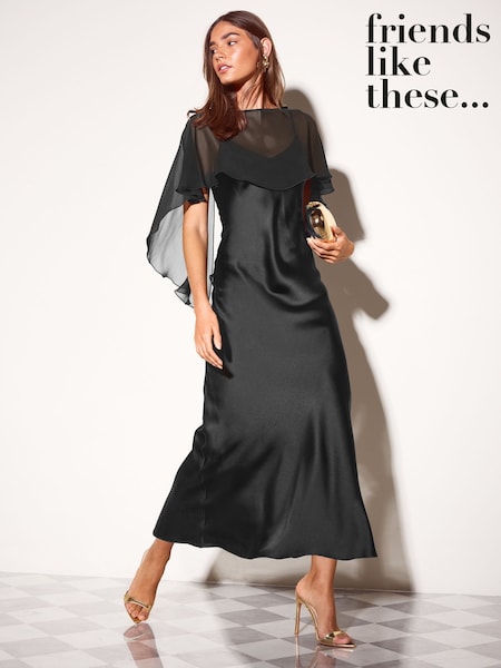 Svart - Friends Like These Chiffon Cape Satin Midikjole