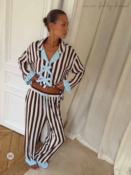 Šokoladinė ruda juostelė - Never Fully Dressed Pižama su sagomis per pižamą