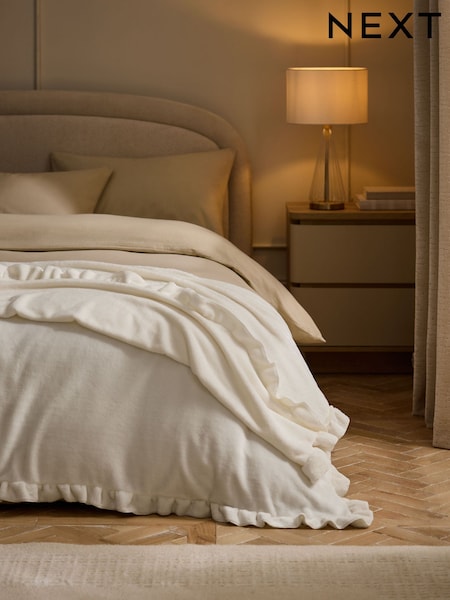 Plush Fleece Frill Throw