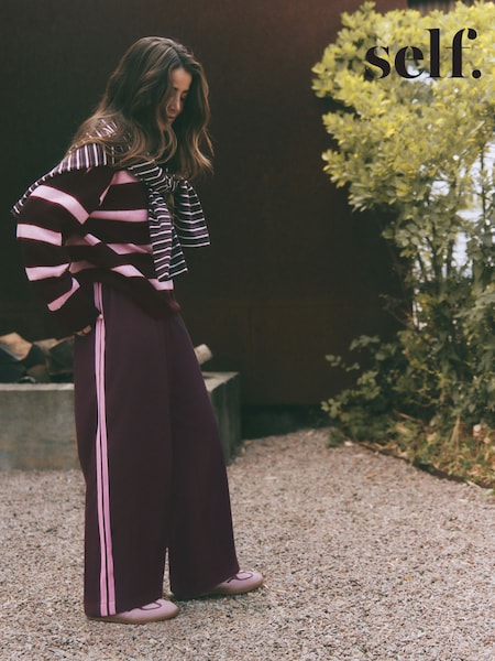 ផ្លែប៊ឺរីប្រោន - Self. Wide Leg Viscose Blend Track Trousers With Side Stripe