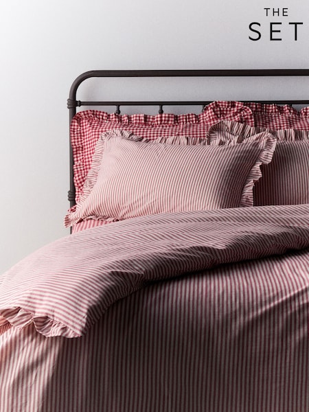 The Set 8 Piece Frill Duvet Cover And Pillowcase Set With Fitted Sheets