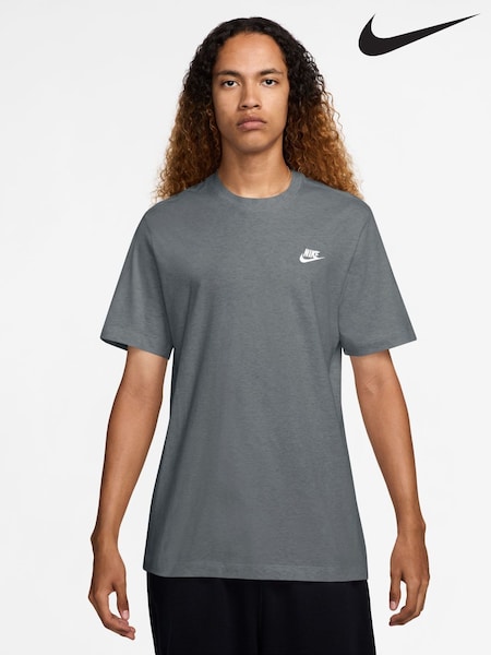 Vēsi pelēks - Regular Nike Short Sleeve Club T-shirt
