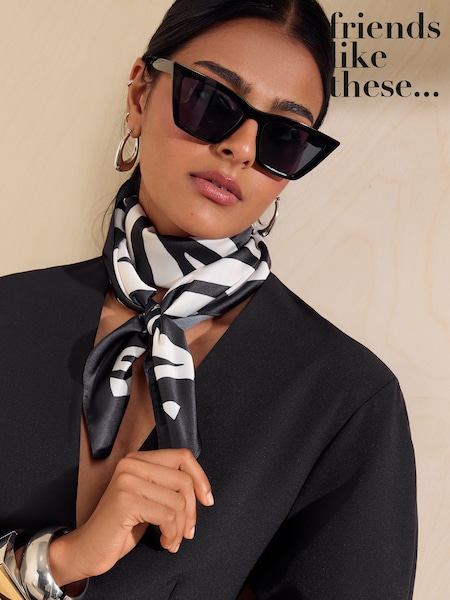 Stampa zebrata - Friends Like These Multi-way Satin Scarf