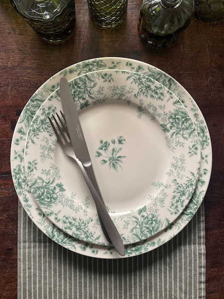 Laura Ashley Set of 4 Teal Green Thurston Bloom 23cm Plates (W21808) | €65
