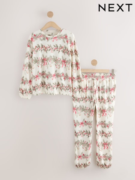 Oatmeal Wreath - Cosy Long Sleeve Pyjamas (W23015) | 36 €