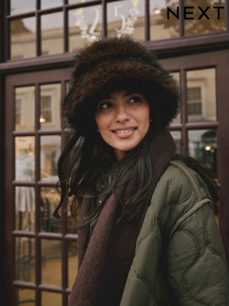 Chocolate Brown Faux Fur Bucket Hat (W25261) | R$ 175