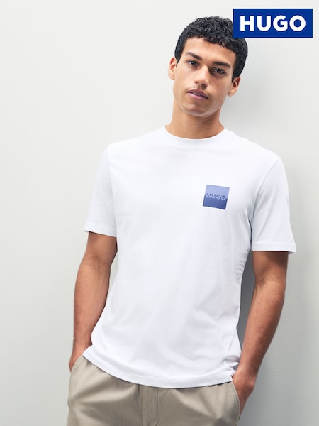 HUGO Split Logo T-Shirt (W25910) | 290 LEI