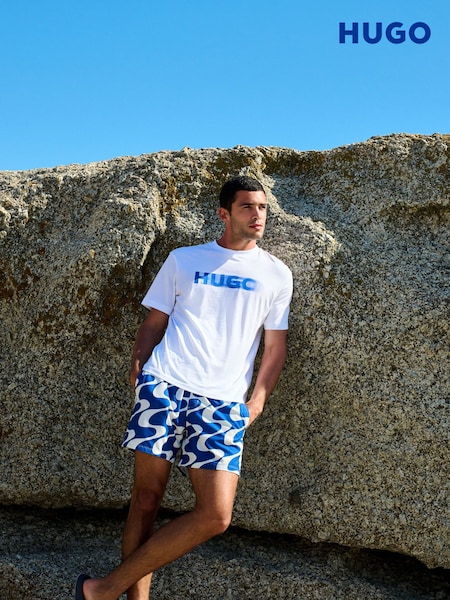 HUGO White Logo Graphic T-Shirt (W25917) | R$ 385
