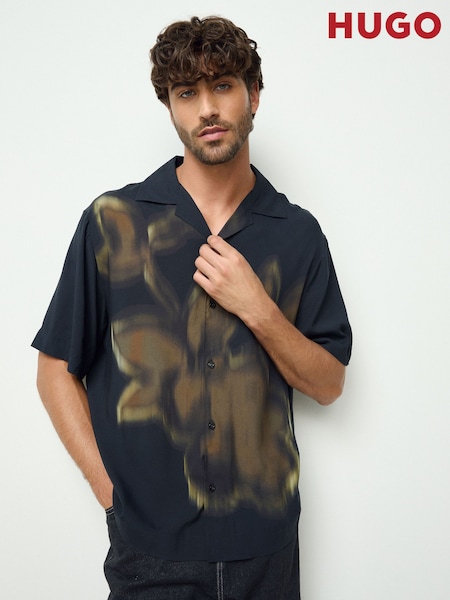 HUGO Printed Resort Shirt (W25931) | € 157
