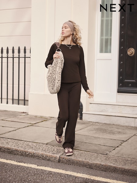 Chocolate Brown Soft Touch Rib Ruched Flare Leggings (W26228) | €18