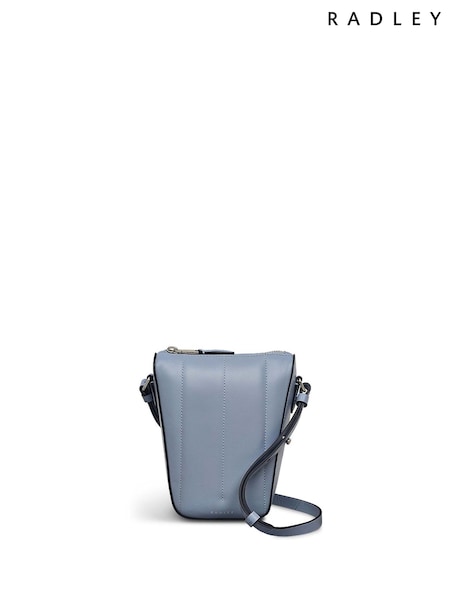 Radley Medium Blue Oak Street Quilt Phone Cross-Body Bag (W26262) | R$ 1.075